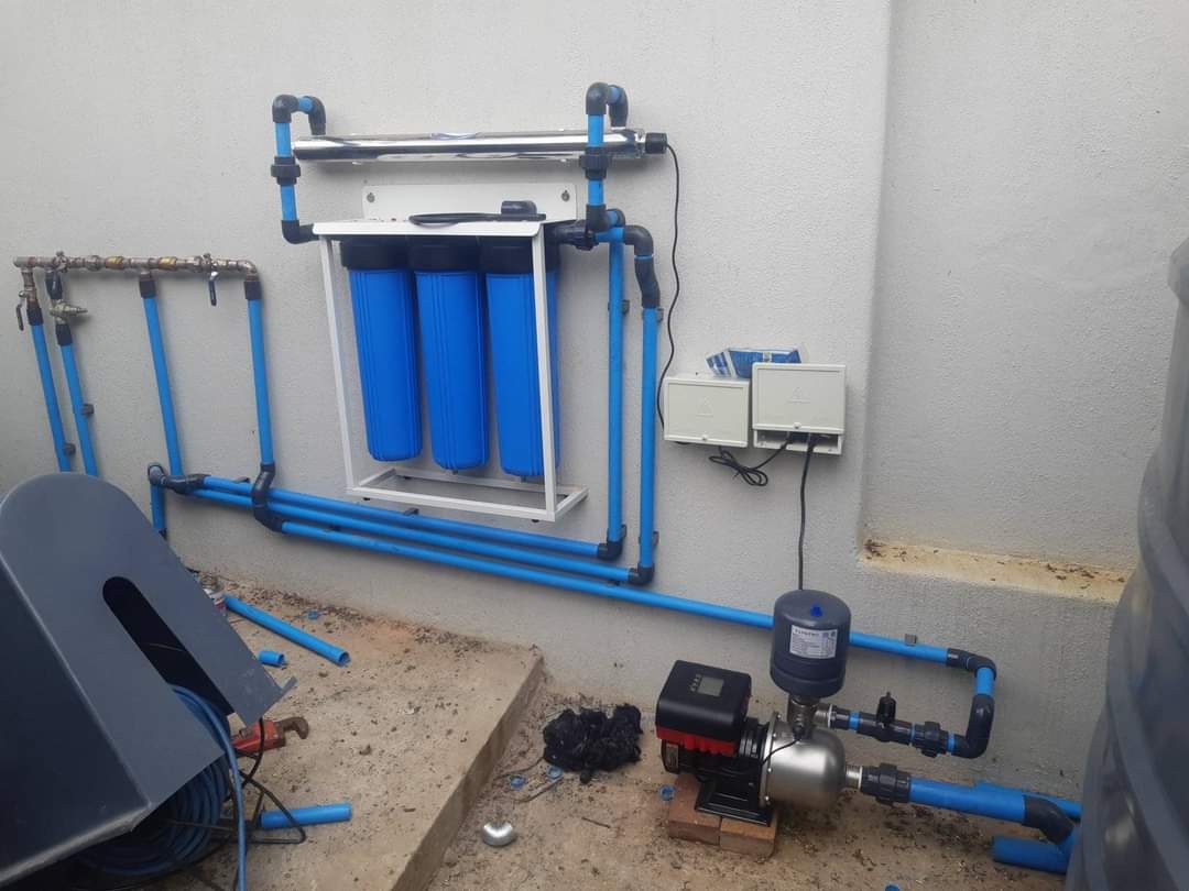 Pump and pressure controller installation